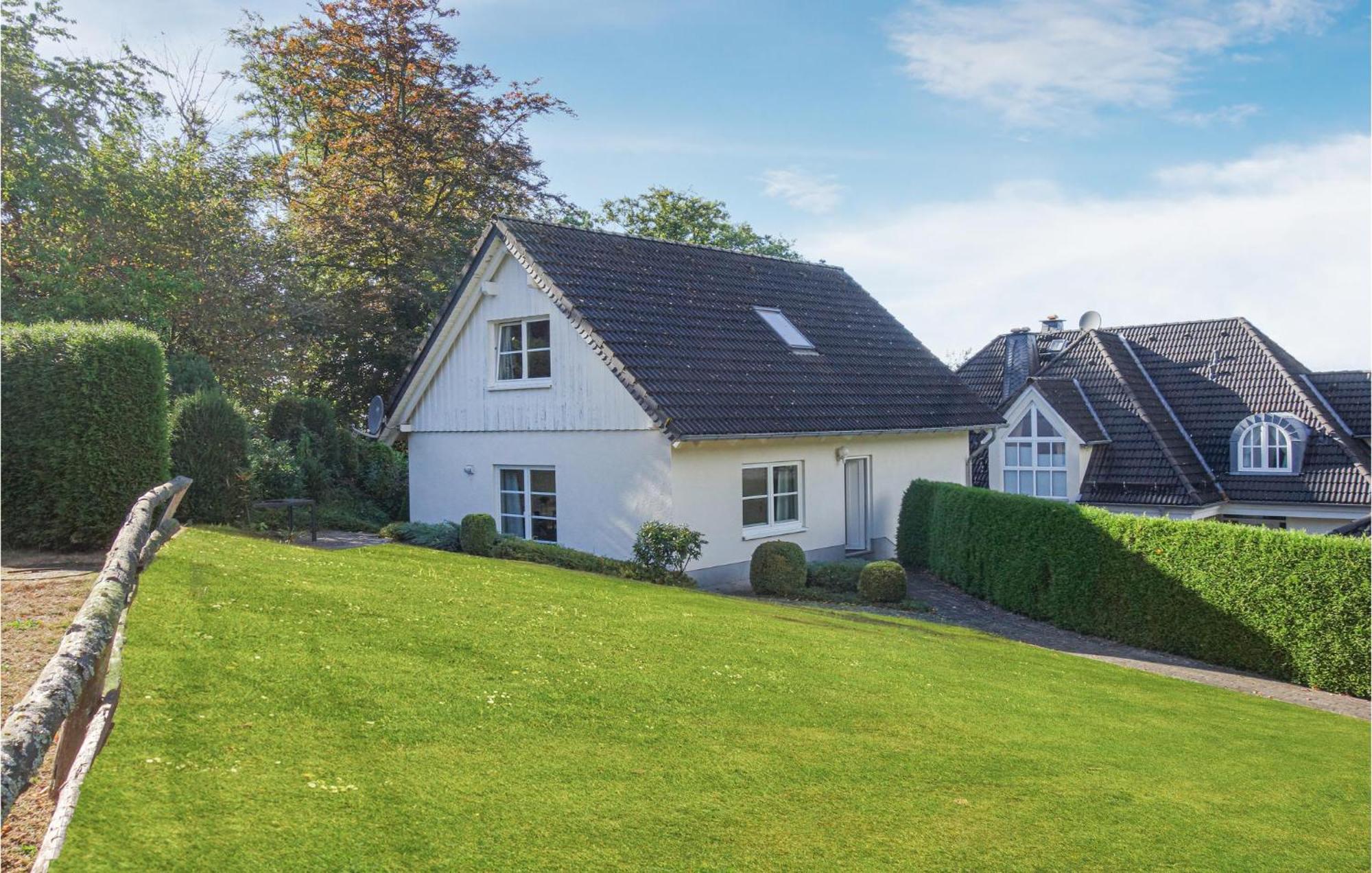 Gorgeous Home In Attendorn With Kitchen Exteriör bild